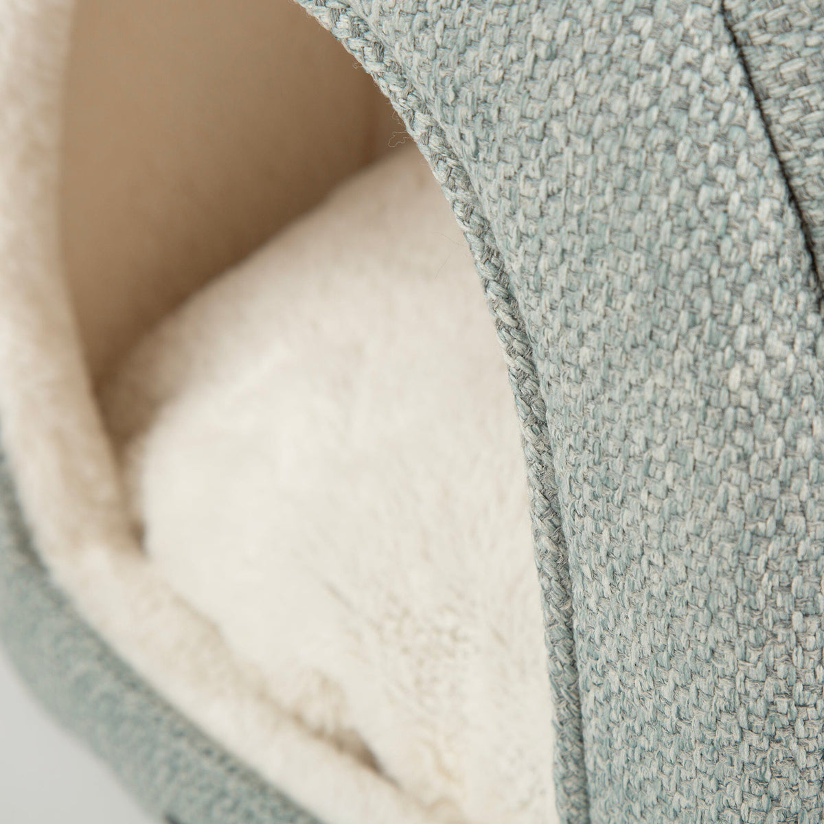 Scruffs Seattle Cave Bed - Topaz Green — 18" x 16" x 27"